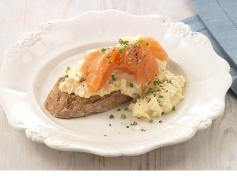 Scrambled Eggs with Smoked Salmon 